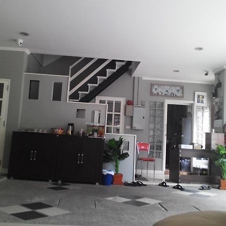 Taylor'S Guesthouse Hua Hin Bagian luar foto