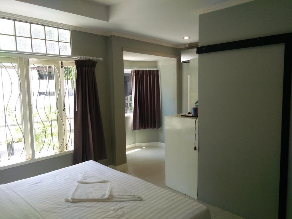 Taylor'S Guesthouse Hua Hin Bagian luar foto